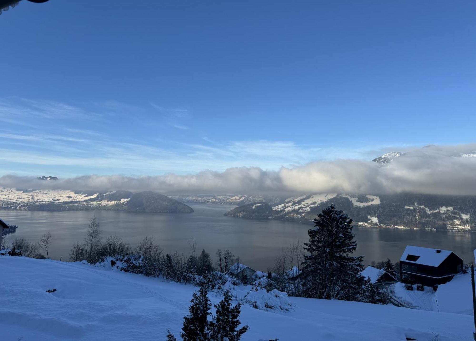 Feel 501 - Seeblick - Bergblick - Parkplatz * Emmetten