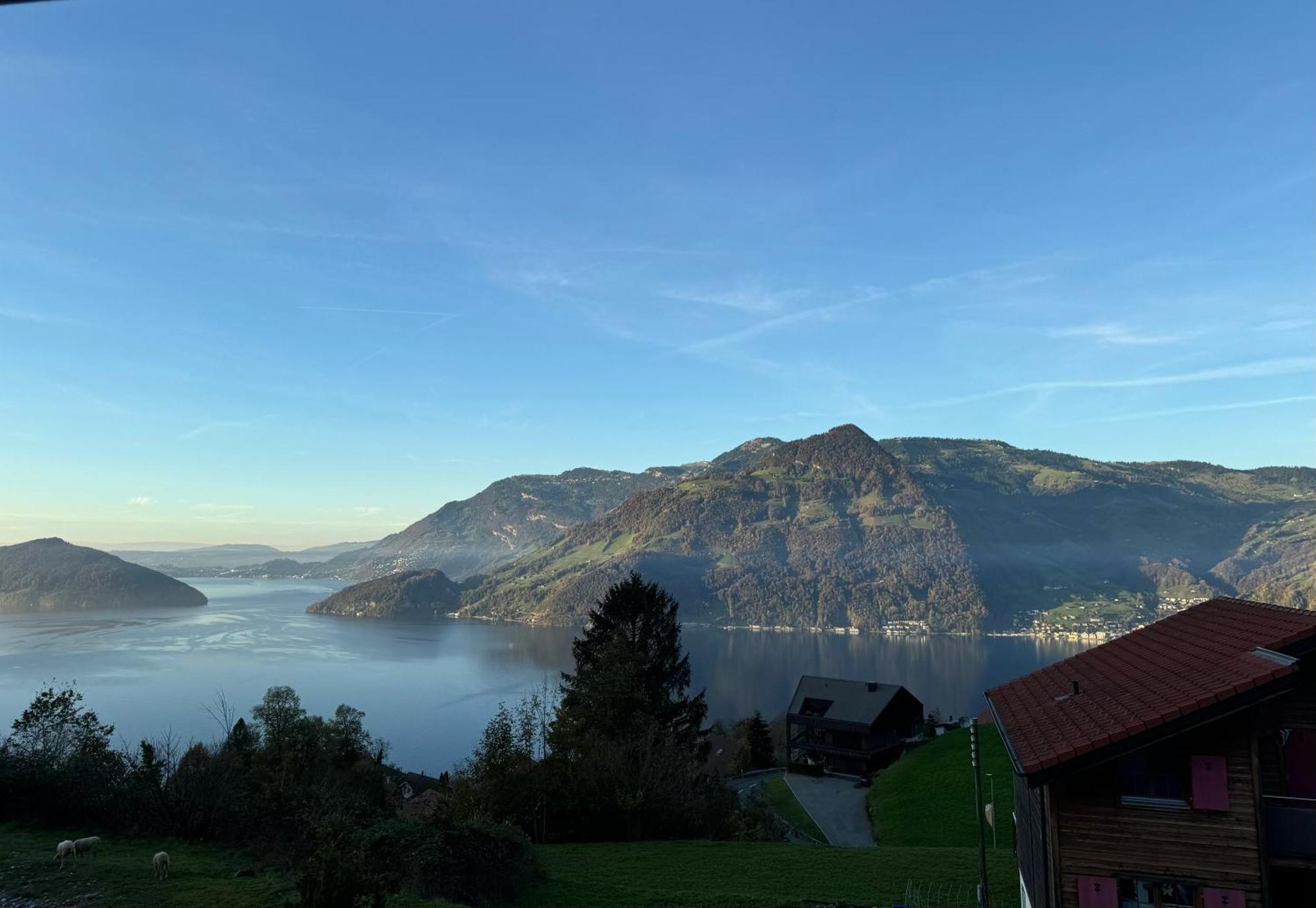 Feel 501 - Seeblick - Bergblick - Parkplatz Apartment Emmetten