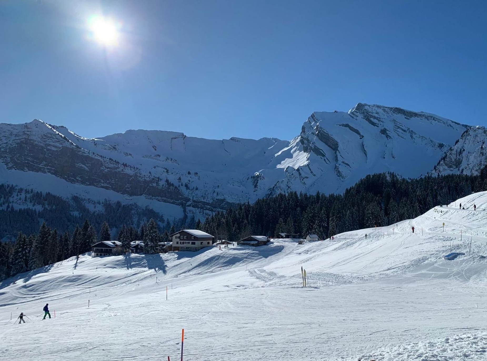 Feel 501 - Seeblick - Bergblick - Parkplatz * Emmetten